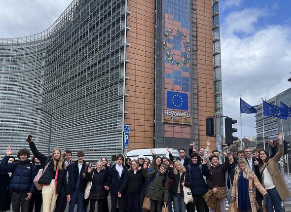 Groepsfoto Jouw Zeeland tijdens bezoek aan Europees Parlement in Brussel