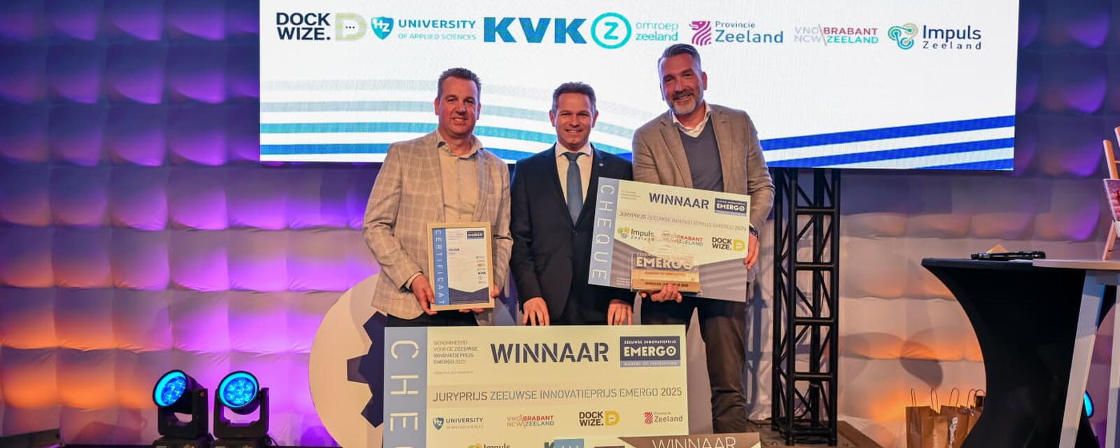 Colsen met juryvoorzitter Jo-Annes de Bat Emergo Innovatieprijs