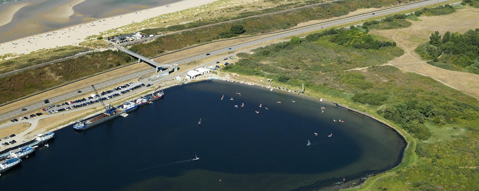 Luchtfoto Veerse Gatdam bij het Veerse Meer.