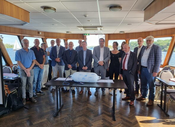 Bestuurders ondertekenen intentieverklaring Veerse Meer