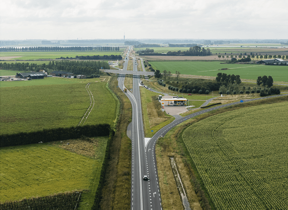 Luchtfoto Deltaweg kruising N256-N255