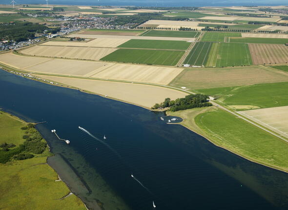 Luchtfoto van het omliggend agrarisch landschap bij het Veerse Meer.