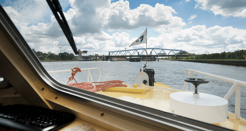 Boot op Kanaal van Terneuzen naar Gent