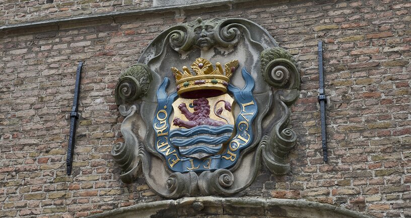Zeeuws wapen boven poort Abdijplein
