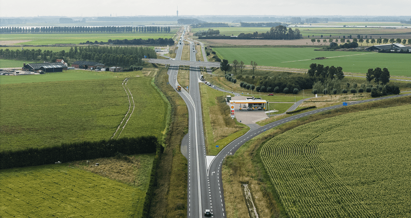 Luchtfoto Deltaweg kruising N256-N255