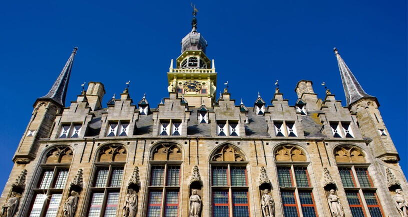 Buitenkant van het Museum Veere in Veere, vlakbij het Veerse Meer.
