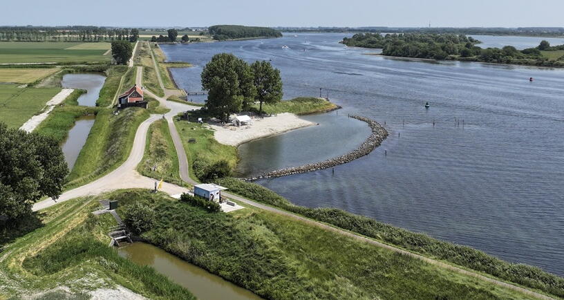 IJs- en mosselverkoop bij Haventje Geersdijkse Kaaitje, Veerse Meer.