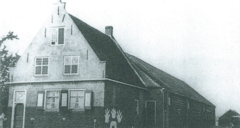 Boerderij De Drie Klauwen rond 1900, in de buurt van de kruising Sloeweg