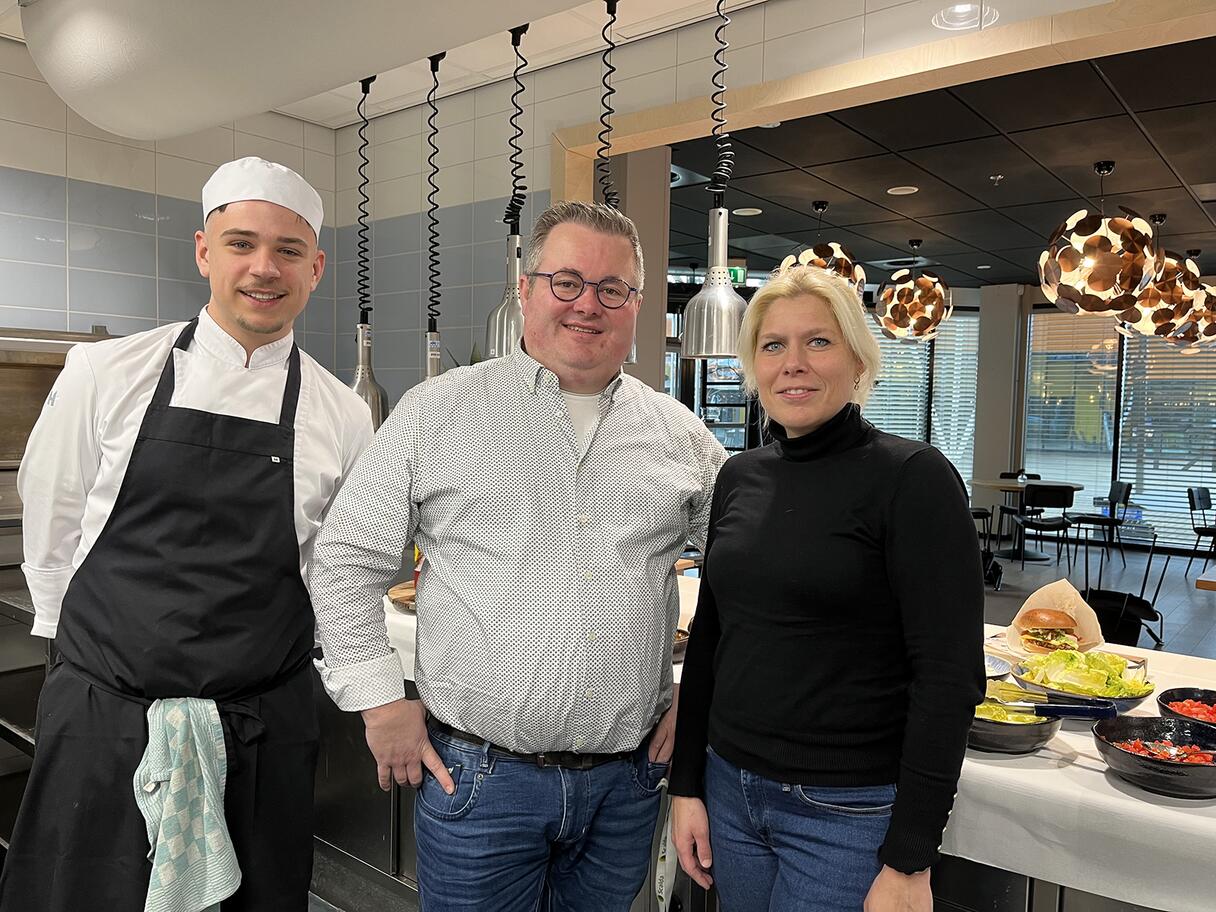 Michiel Hardy, Eline Stoel en horecastudent Stef