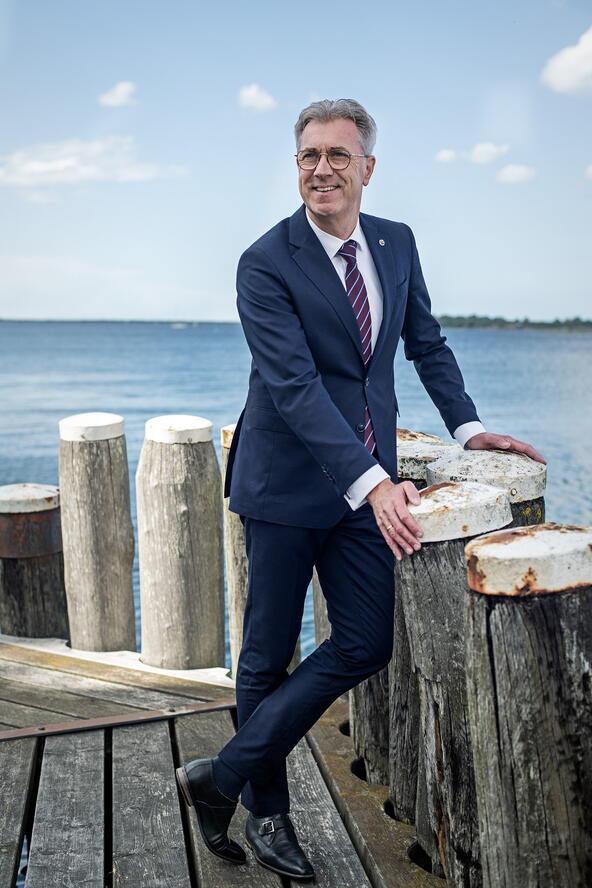 Gedeputeerde Harry van der Maas ovv Mechteld Jansen.jpg