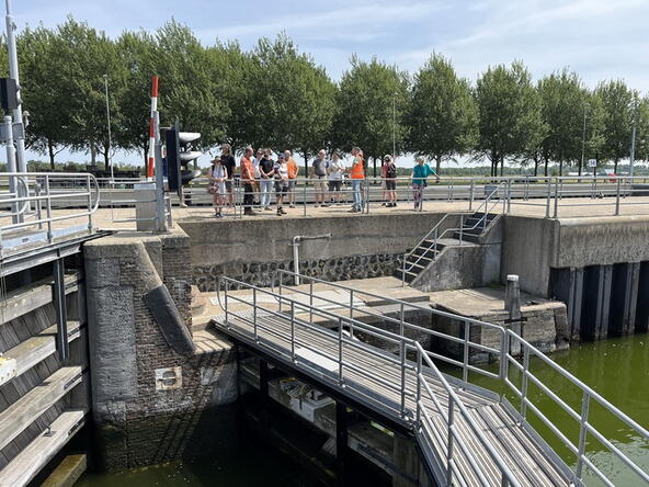Rondleiding bij het Sluizencomplex in Veere tijdens het Beleefweekend Veerse Meer.