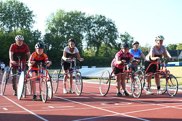 Framerunners op atletiekbaan. Beeld: Mike Nièpce