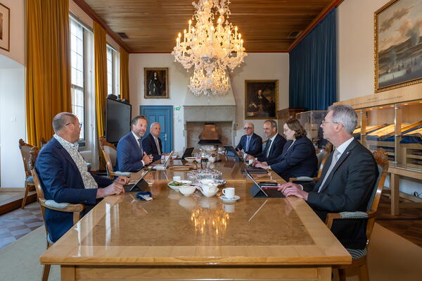 GS-vergadering in Admiraliteitszaal